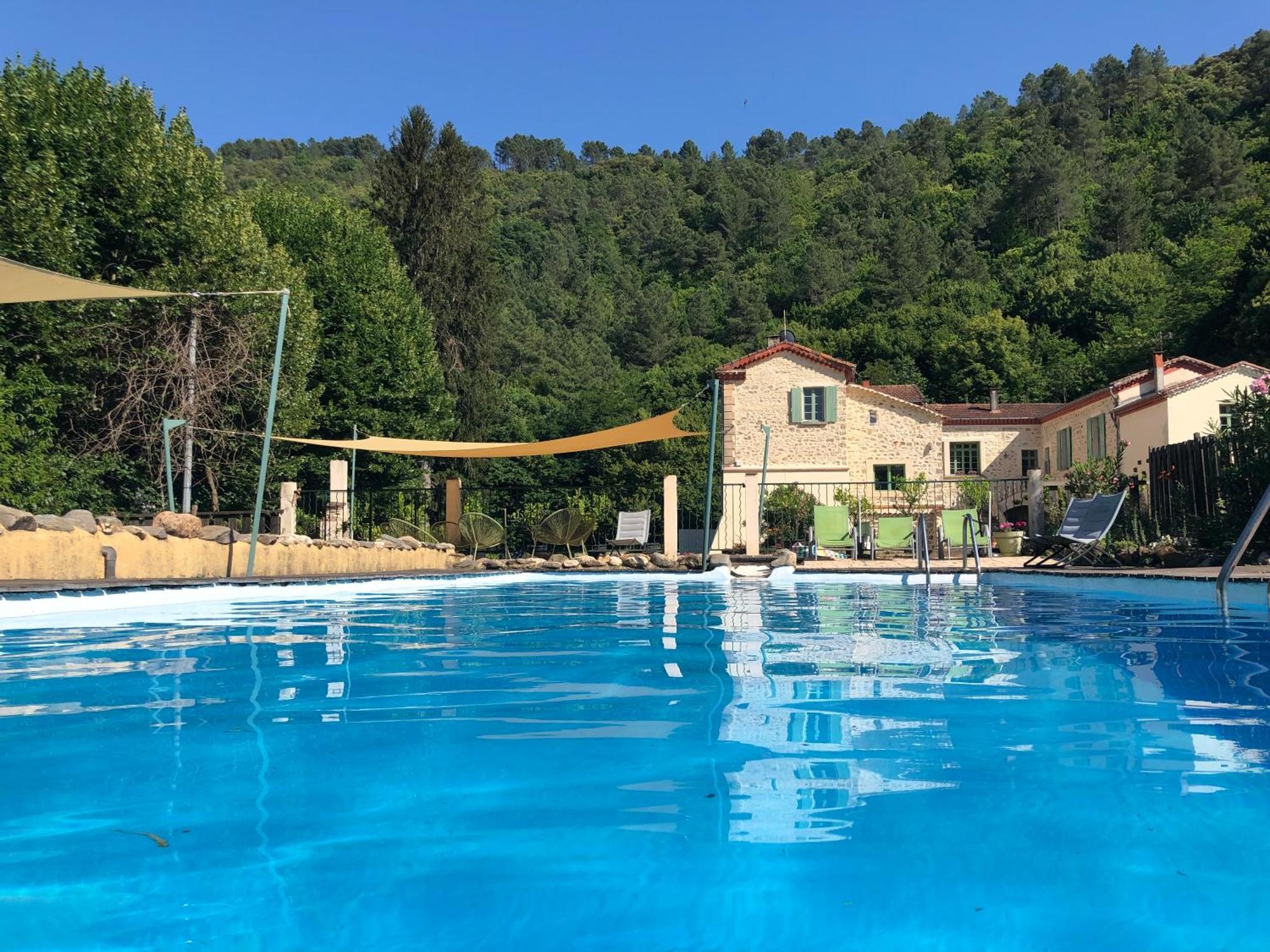 Chateau Du Fraissinet, 6 Gites Sleeping 2-8 Guests, Pool And River On Site La Tronche  Extérieur photo