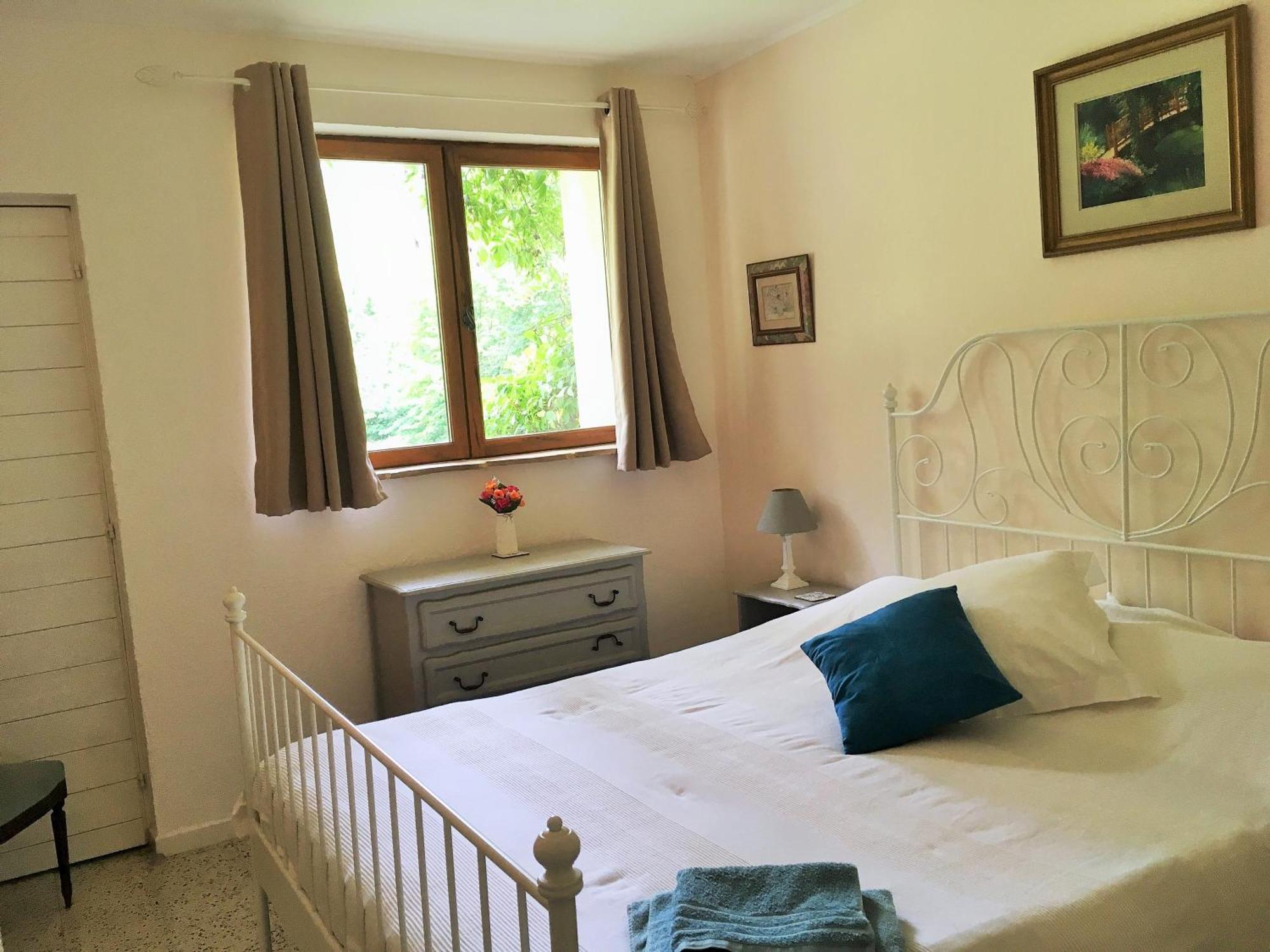 Chateau Du Fraissinet, 6 Gites Sleeping 2-8 Guests, Pool And River On Site La Tronche  Extérieur photo