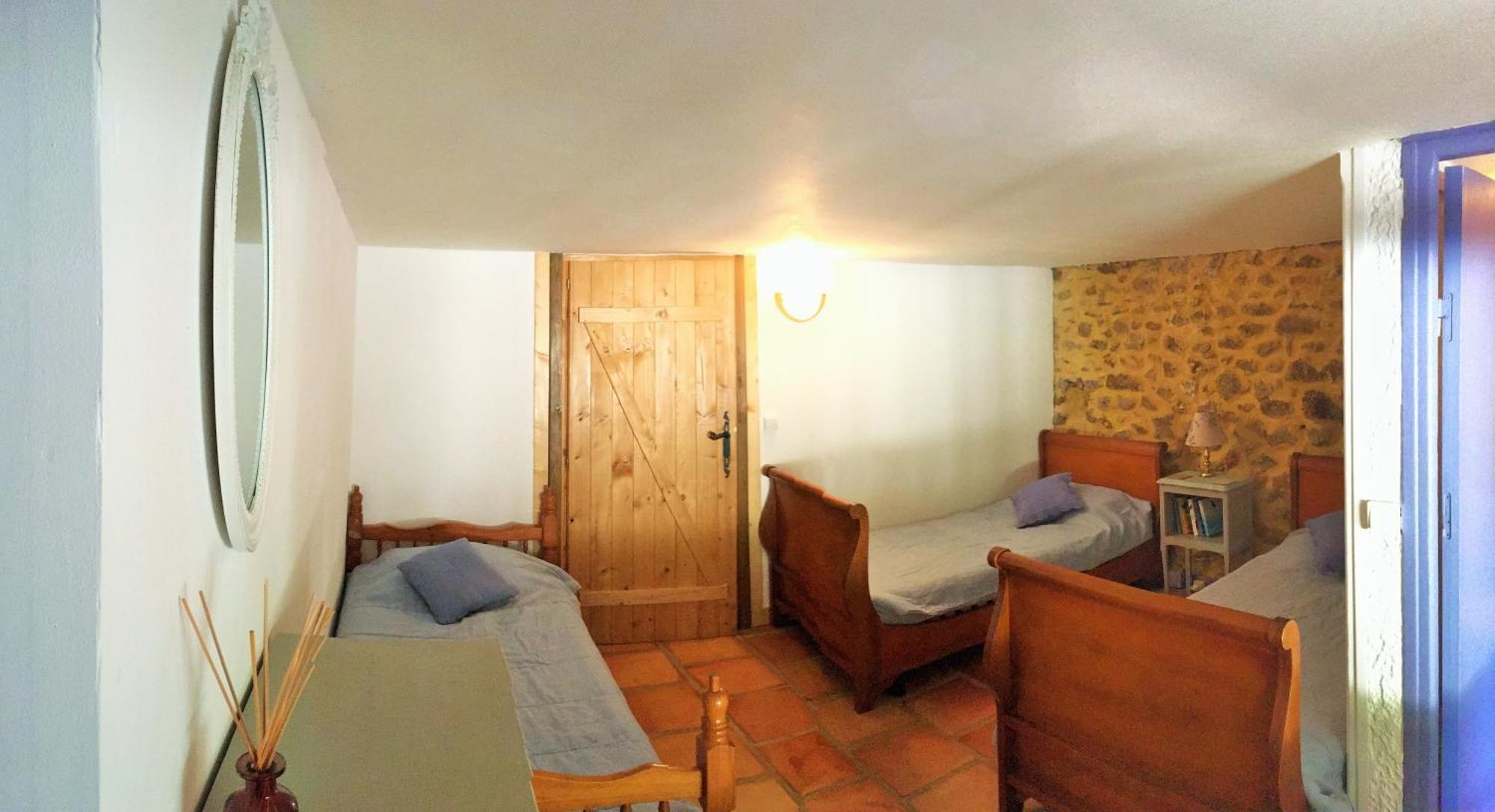 Chateau Du Fraissinet, 6 Gites Sleeping 2-8 Guests, Pool And River On Site La Tronche  Extérieur photo